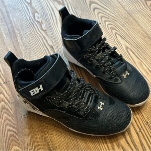 Under Armour cleats. Boys size: 2.5